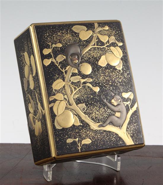 A Japanese gilt decorated lacquer rectangular box and cover, early 20th century, 16cm